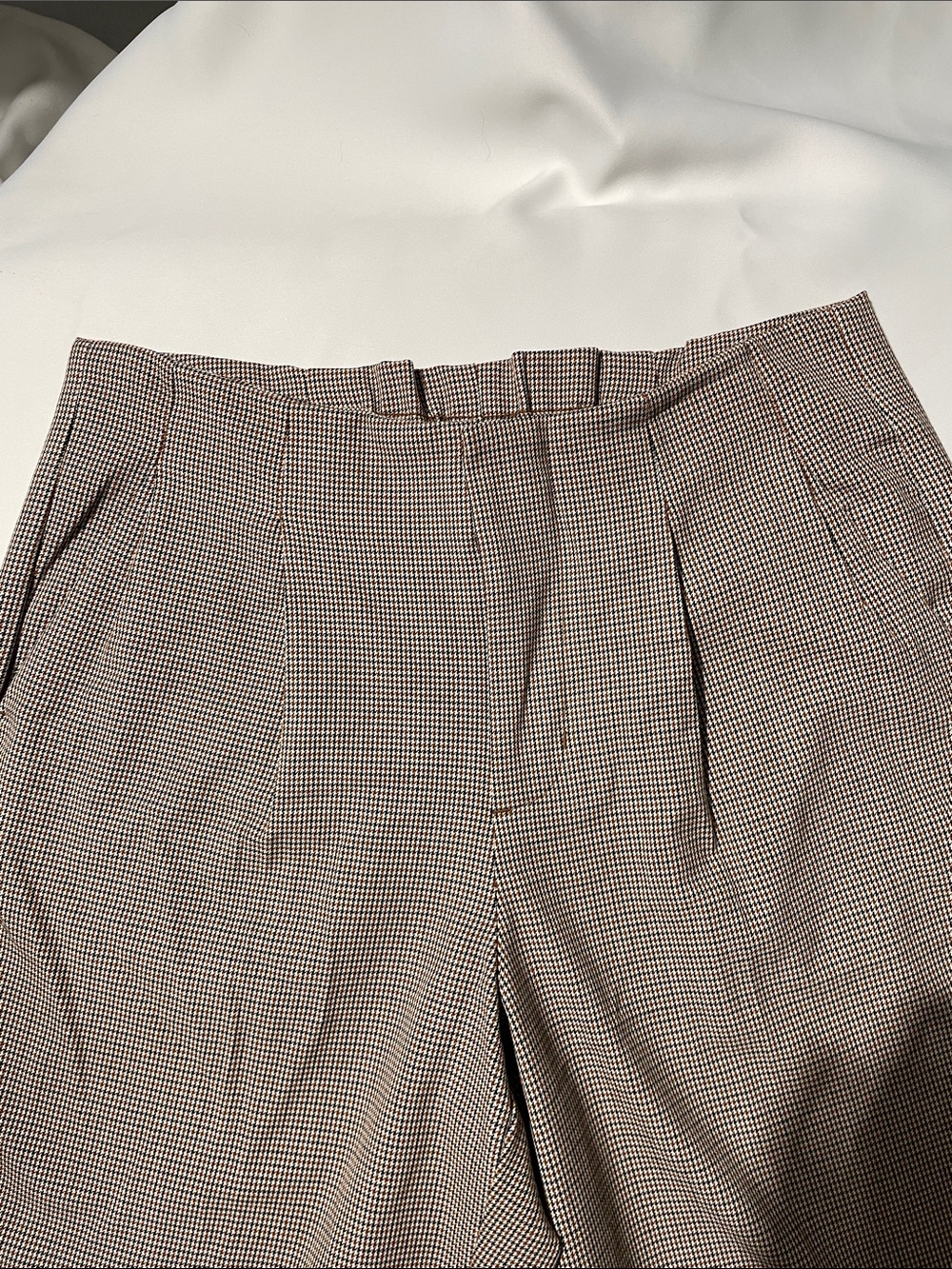 Classic Women’s Tapered Pants in Brown Check - Picture 5 of 7